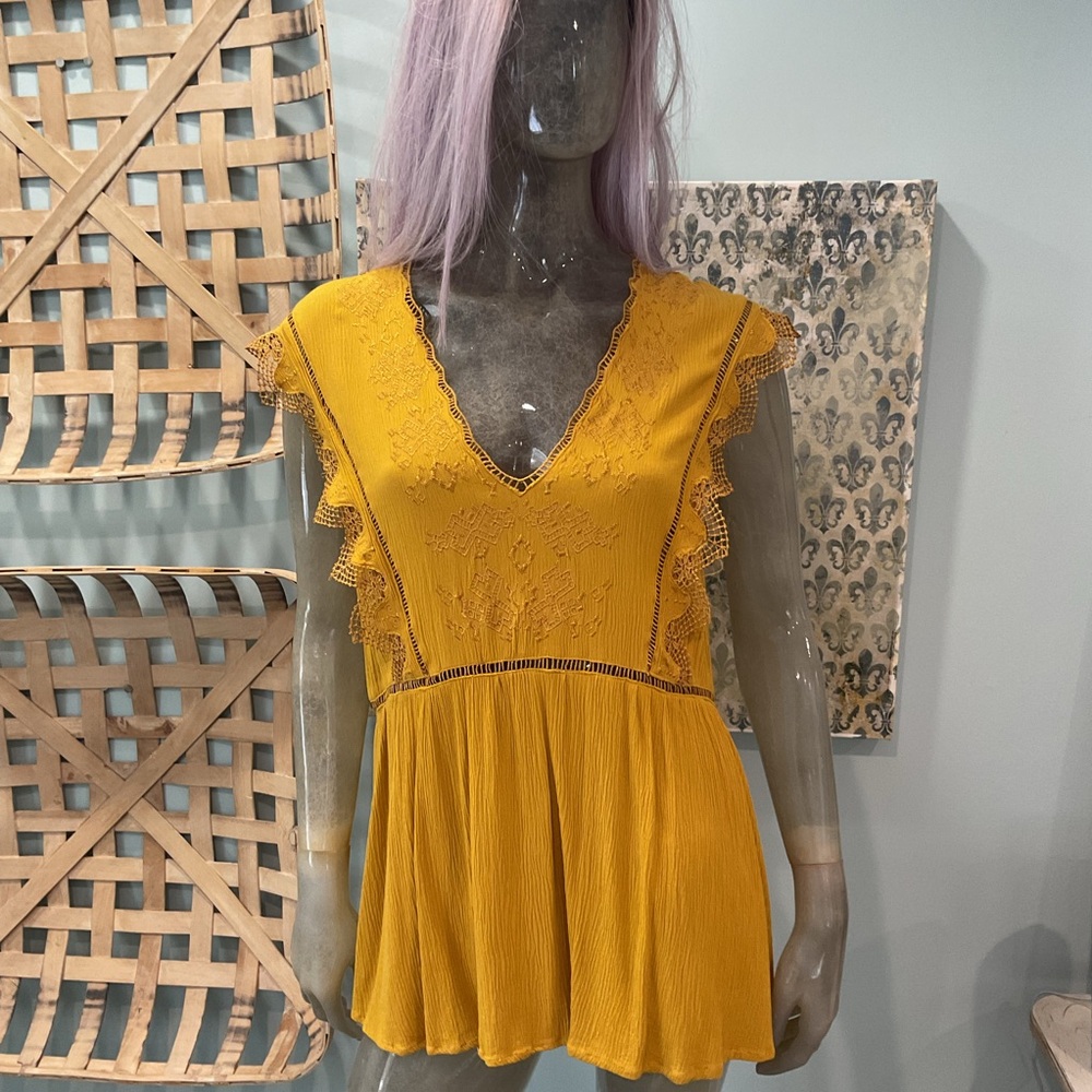 Adiva Mustard Lace V-Neck Blouse